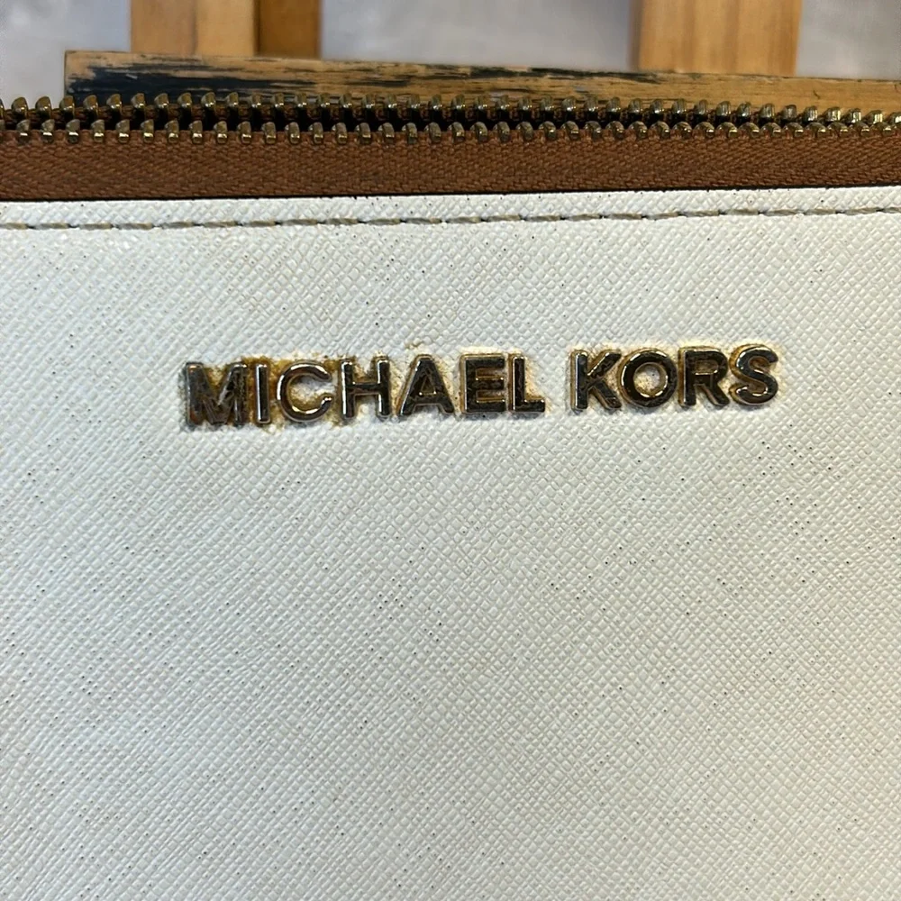 Michael Kors excellent leather large wallet